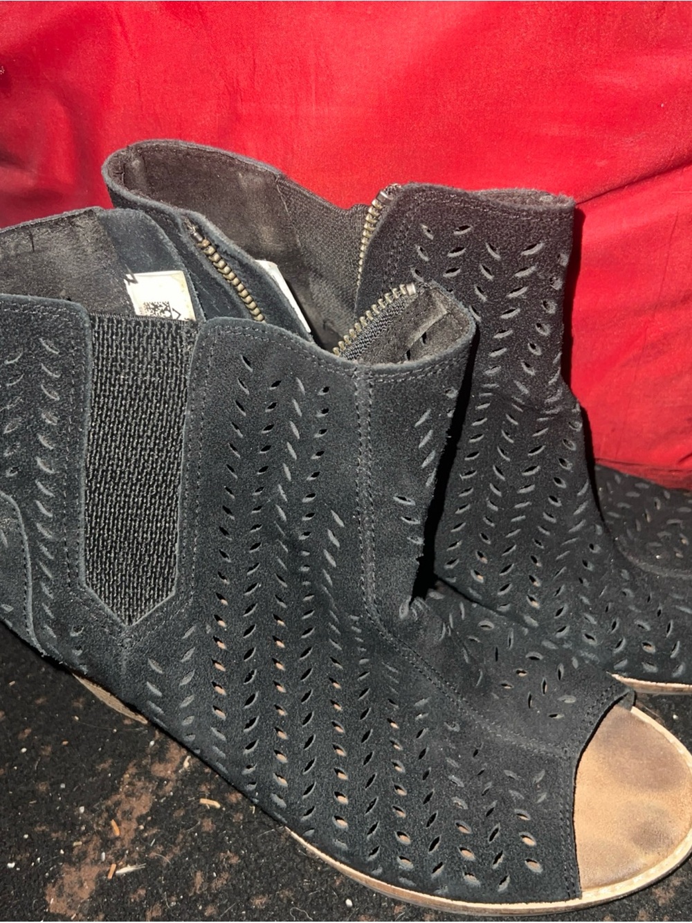 TOM’S Black Perforated Peep-Toe Ankle Booties Women’s Size 9